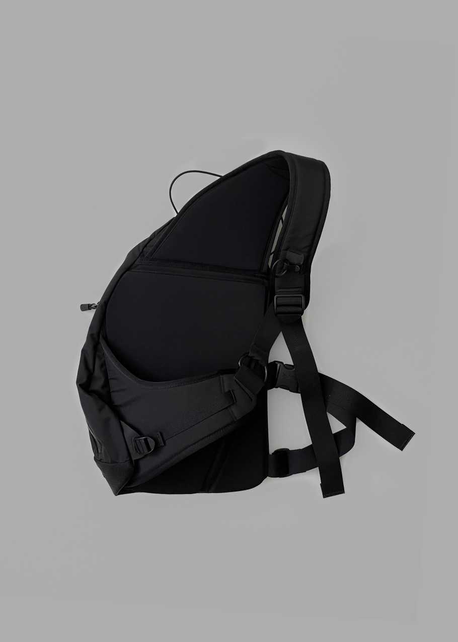 Quiver 3-Point Harness Sling Bag