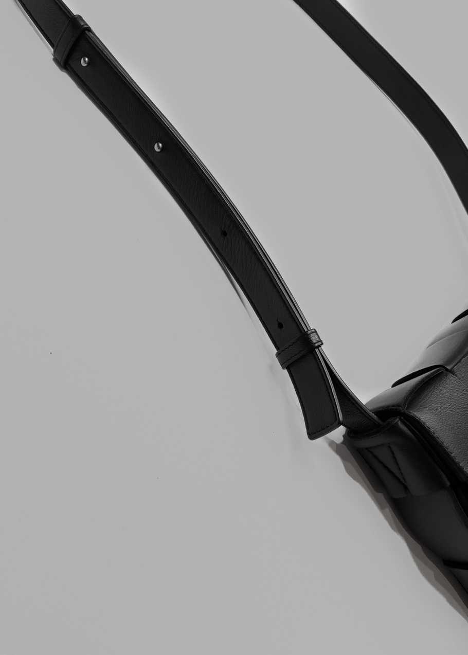 Intrecciato Leather Cassette Bag