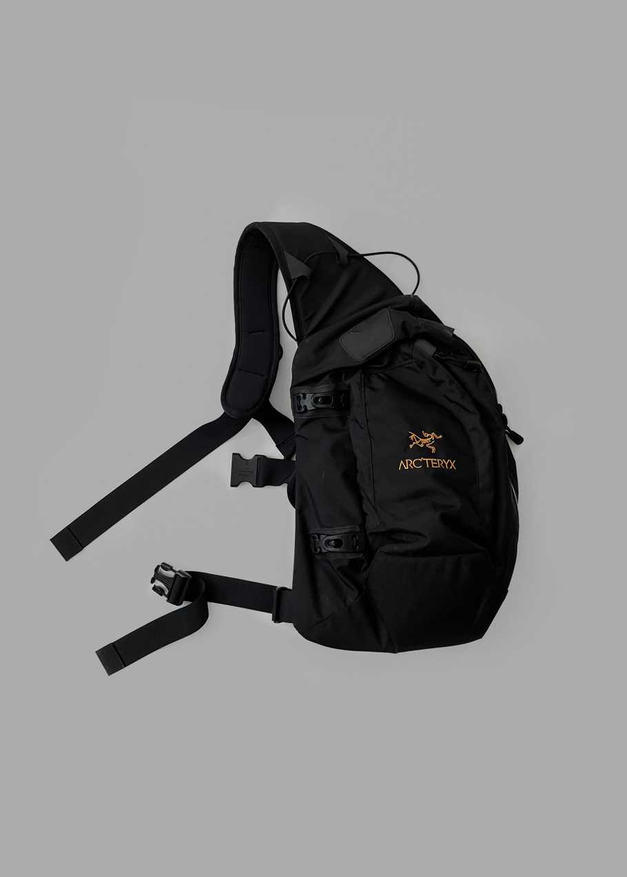 Quiver 3-Point Harness Sling Bag